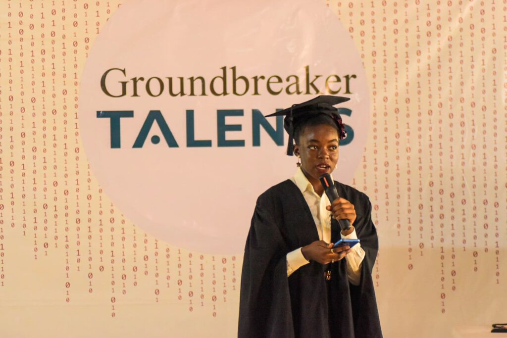 Graduation_C5_Groundbreaker-4 Talent of Cohort 5 Holding Speech at Graduation Ceremony